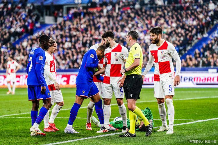 国际比赛日法国杯传出新动向；皇家马德里内部沟通；管理层表态：悬念犹存；心理建设被强调的简单介绍