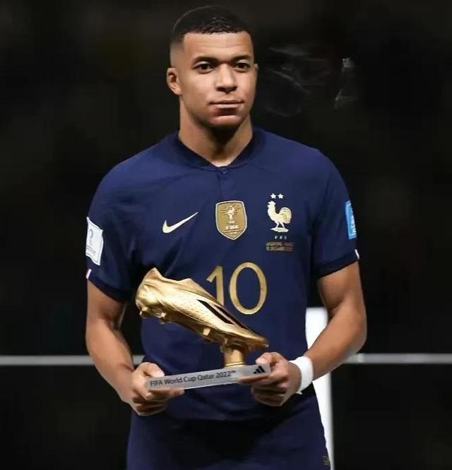 姆巴佩迎来十赛季高光表现，美国队球迷沸腾！的简单介绍